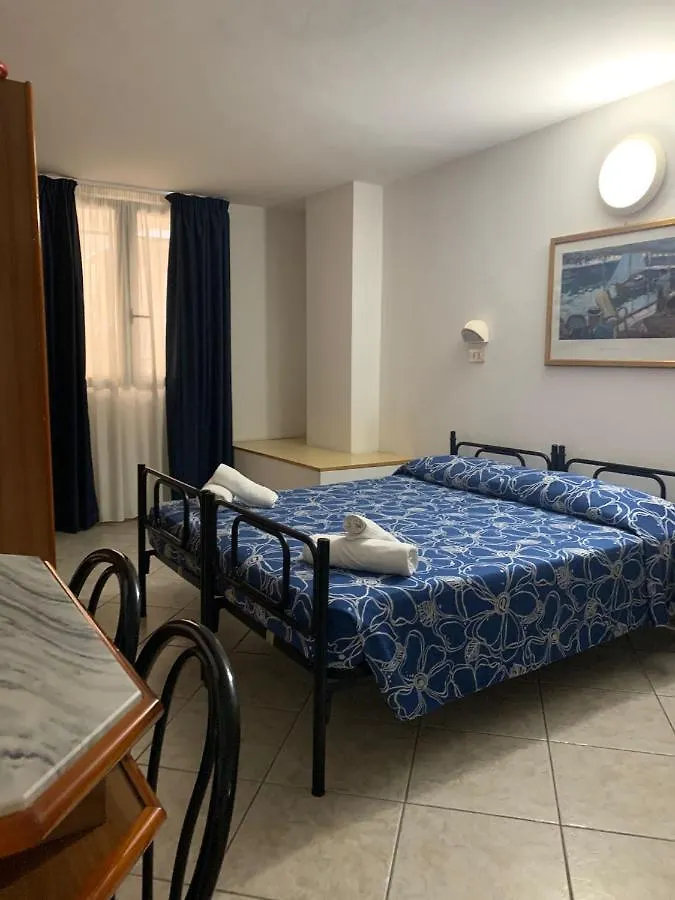 Hotel Villa Isola Rimini 2*,  Italia